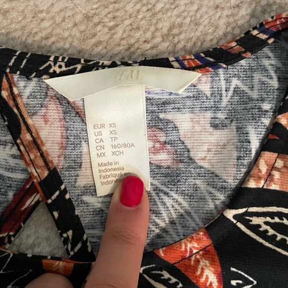 H&M patterned A-line dress, size xs - Picture 5 of 6